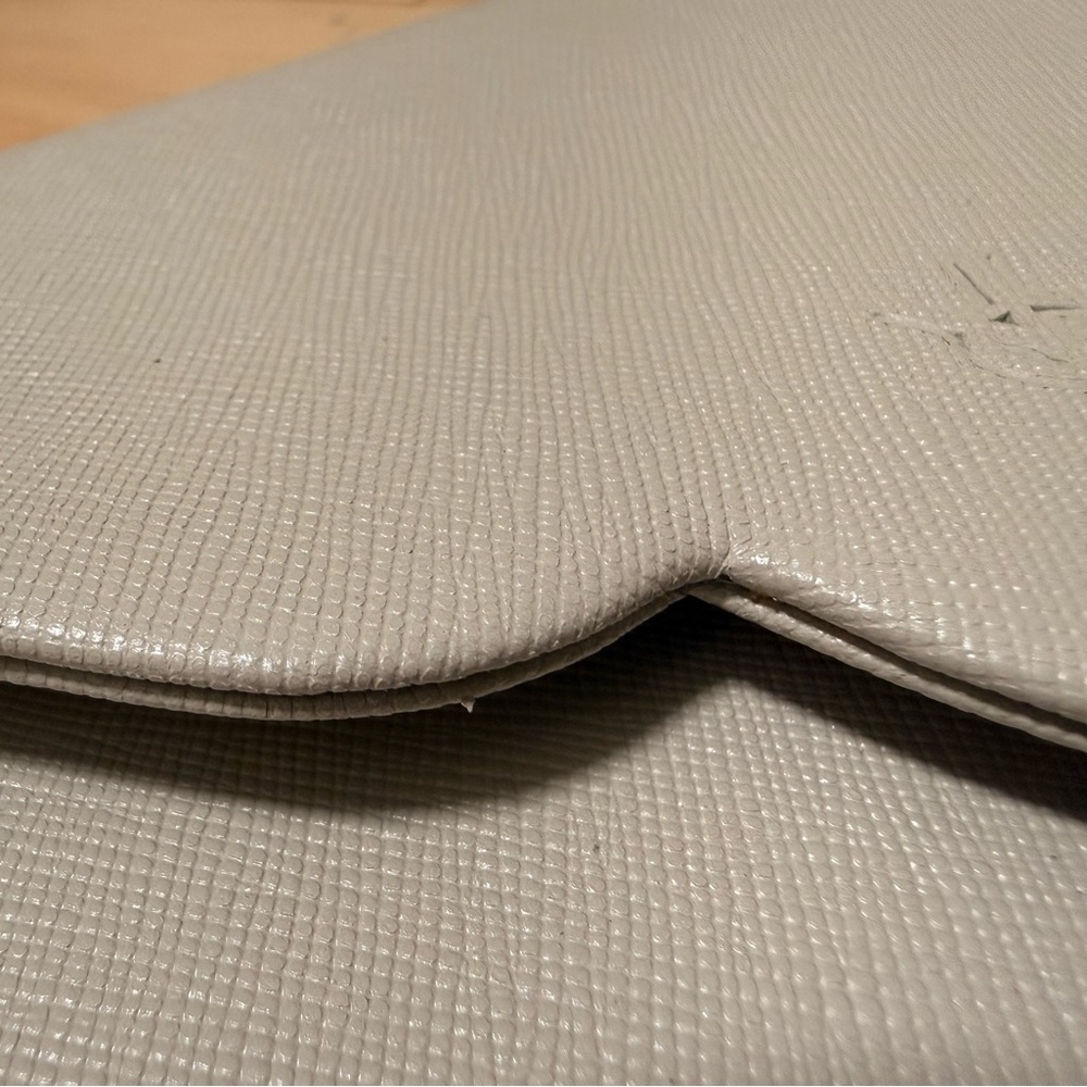 YSL Off White/Beige Envelope Clutch - Picture 14 of 16